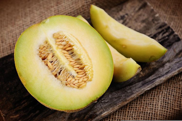 Intip 5 Manfaat Biji Melon untuk Kesehatan dan Ide Mengolahnya Menjadi Camilan