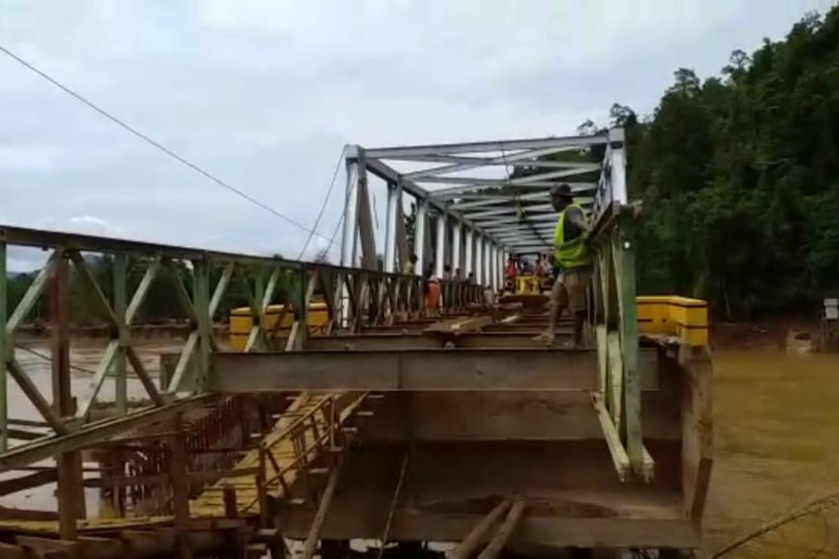 Perbaikan dilakukan di empat jembatan yang rusak yakni Jembatan Asera atau Lasolo, Woimendaa, Baeni II, dan Rahabangga.
