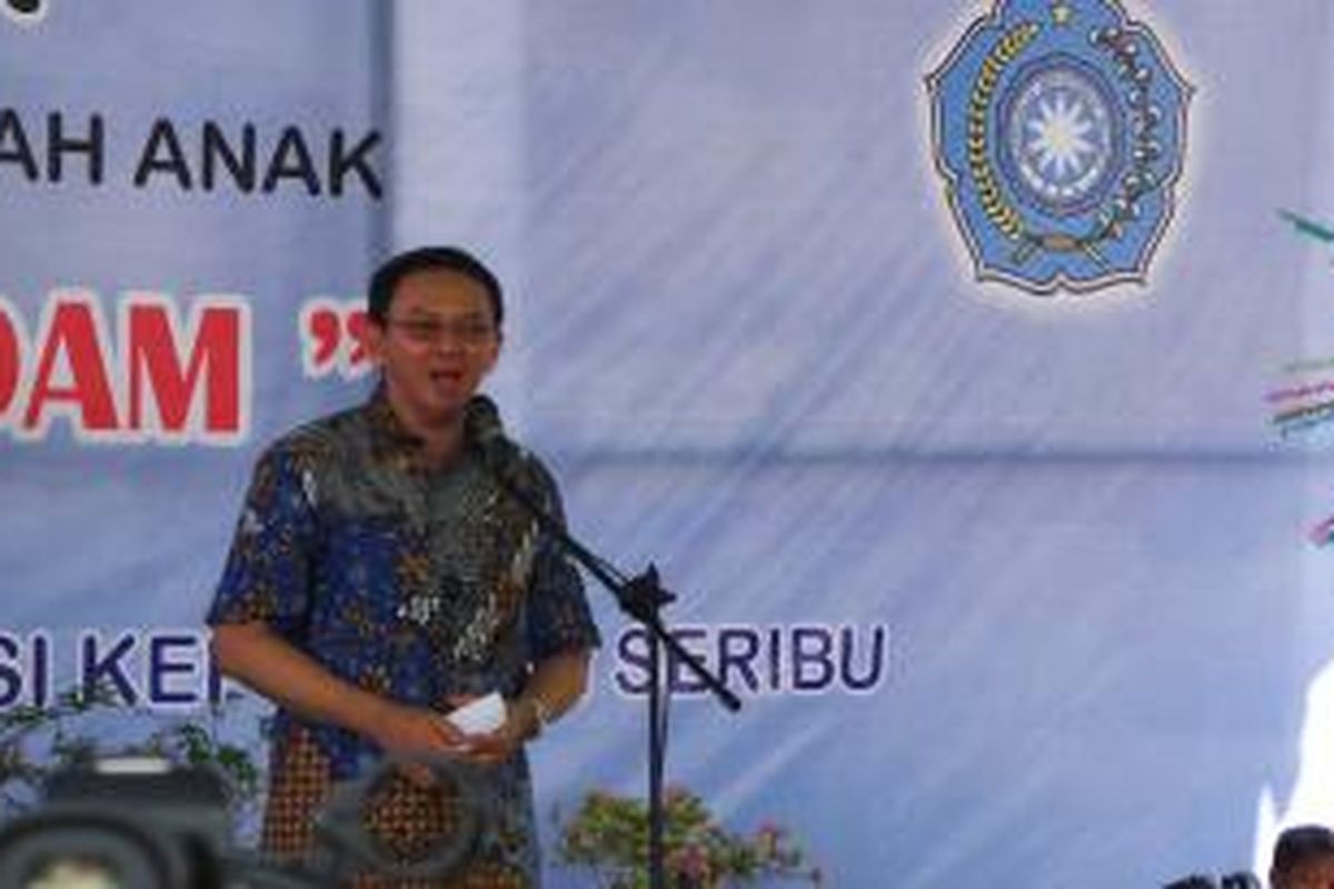 Gubernur DKI Jakarta Basuki Tjahaja Purnama meresmikan Ruang Publik Terpadu Ramah Anak (RPTRA) Amiterdam, Pulau Untung Jawa, Kepulauan Seribu, Sabtu (10/10/2015). 