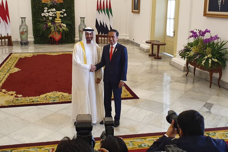 Presiden Jokowi menyambut kedatangan Pangeran Abu Dhabi, Putra Mahkota Abu Dhabi, Sheikh Mohamed Bin Zayed Al Nahyan, di Istana Bogor, Rabu (24/7/2019).