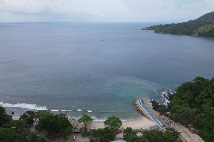 Panorama laut di Desa Wisata Pulisan, Likupang, Sulawesi Utara.