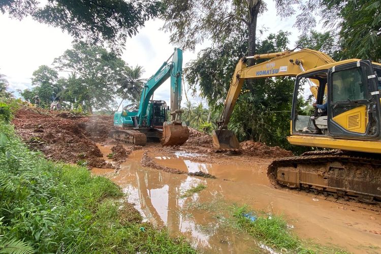 PT Hutama Karya (Persero) (Hutama Karya) bersama anak perusahaannya
Hutama Karya Infrastruktur (HKI) melalui HK Peduli Sumatra Barat bergerak cepat dalam
memberikan bantuan berupa alat berat atas musibah bencana banjir dan tanah longsor yang terjadi di Kabupaten Padang Pariaman, Sumatra Barat pada Jumat (8/3/2024).