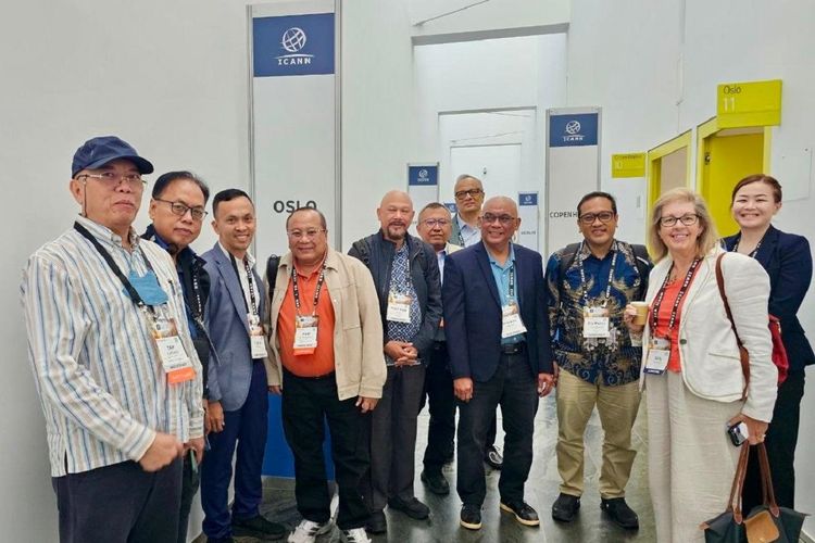 VP ICANN Asia Pacific, Samiran Gupta menerima delegasi Indonesia yang dipimpin Prof Hammam Riza (Pandi) dan Direktur Pengawasan Komdigi, Teguh Arifiyanto dan pengurus PANDI lainnya.