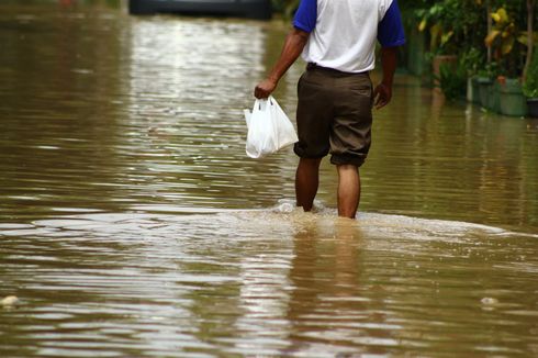 Imbas Hujan Deras, 8 Titik di Tangsel Terendam Banjir dan 1 Lokasi Longsor