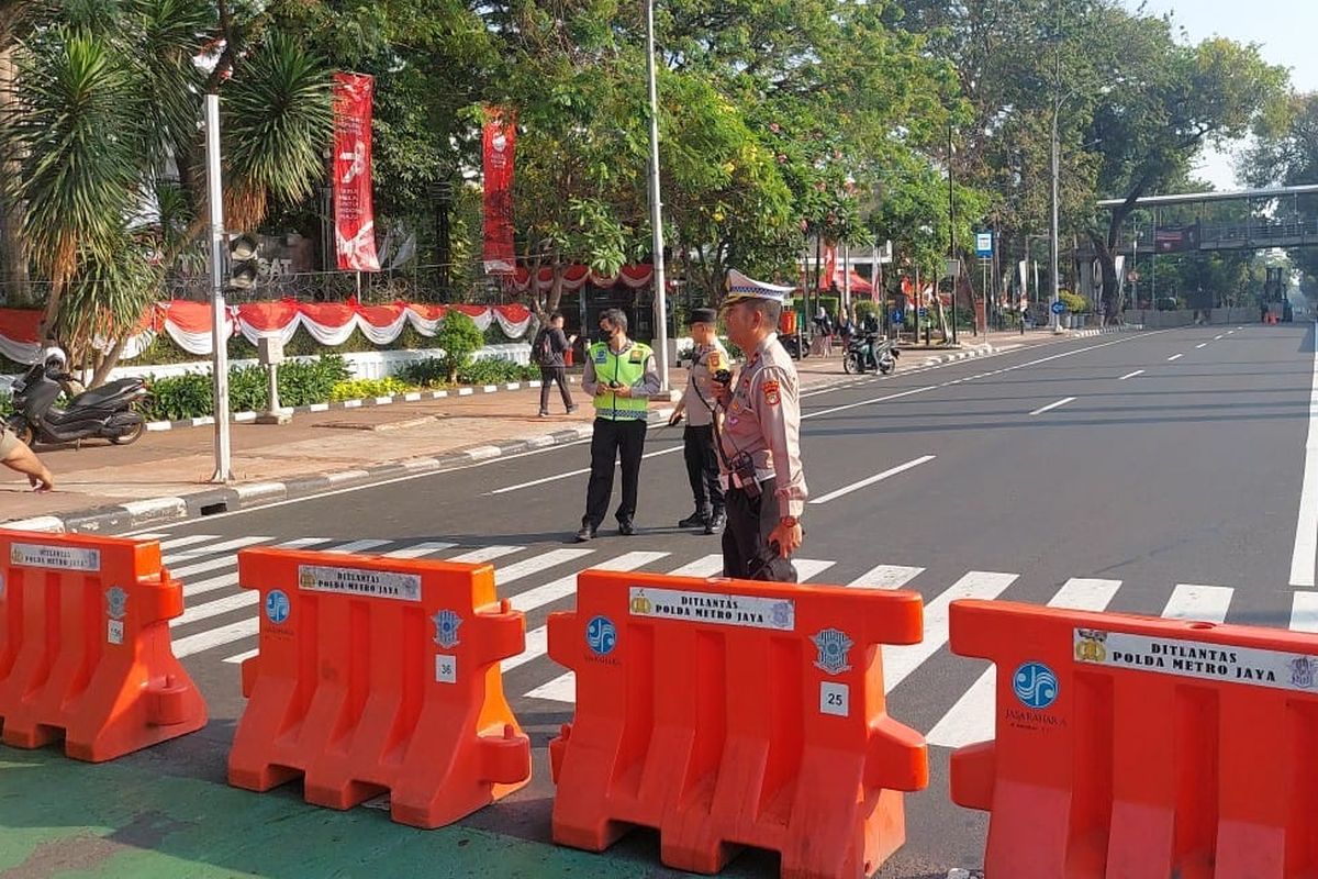 Pengalihan arus lalu lintas di depan Gedung Sapta Pesona, Rabu (8/9/2023).