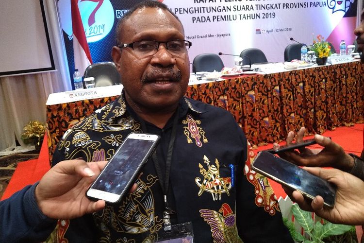 Ketua KPU Papua, Theodorus Kossay