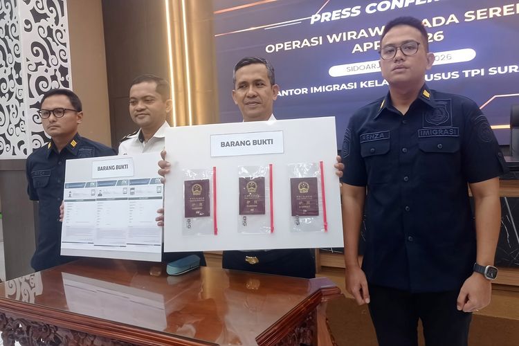 Imigrasi Surabaya Amankan 3 WN China yang Gunakan Visa Wisata untuk Bekerja