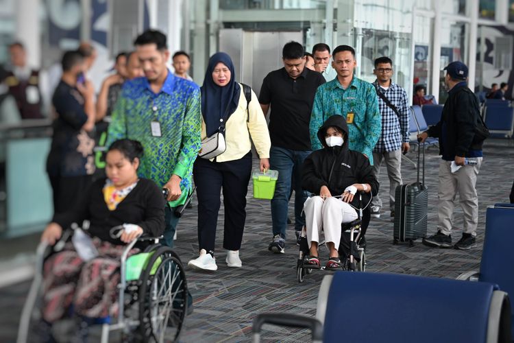 2 Siswa Karo Keracunan MBG Dirawat Intensif di RSCM, Bobby Pastikan Penanganan Optimal