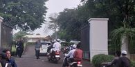 Pelayat Mulai Berdatangan ke Rumah Duka Ryamizard Ryacudu di Cikeas