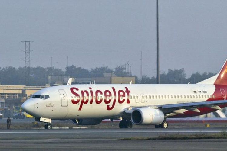 SpiceJet India. Seorang penumpang SpiceJet terkunci di toilet sampai pesawat mendarat di bandara tujuan.