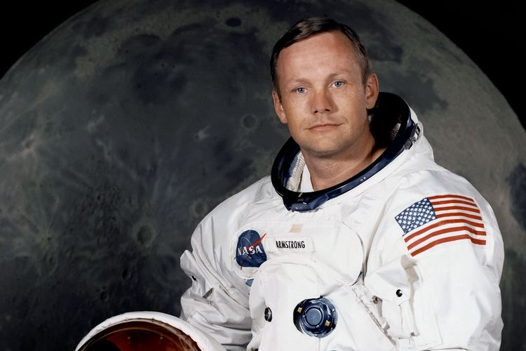 Neil Armstrong, manusia pertama yang menginjakkan kaki di bulan.