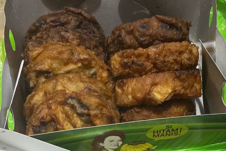 Pisang Goreng Madu Bu Nanik di gerai Tanjung Duren di Jakarta Barat. 