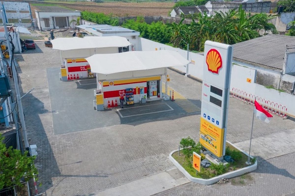 SPBU Shell Modular komersial pertama di Indonesia yang terletak di Jombang, Jawa Timur. 