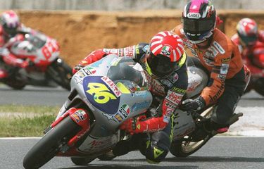 Pebalap Grand Prix asal Italia, Valentino Rossi, saat masih berada di kelas 125cc pada tahun 1997.