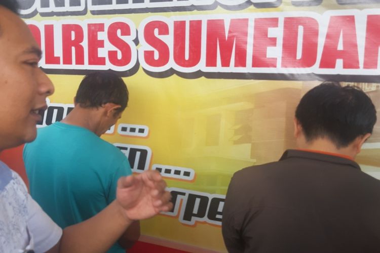 AIT, karyawan swasta dan guru SMK di Sumedang diamankan jajaran Satreskrim Polres Sumedang, Jumat (25/10/2019). AAM AMINULLAH/KOMPAS.com