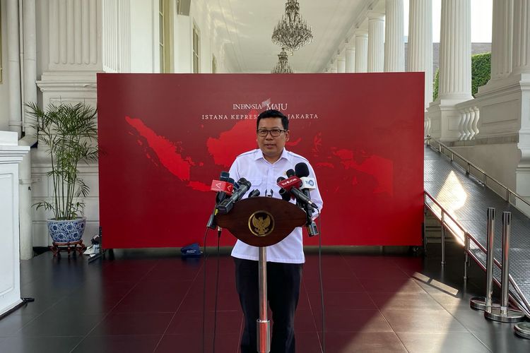 Kepala Badan Pangan Nasional (Bapanas) Arief Prasetyo Adi usai ratas di Kompleks Istana Kepresidenan, Rabu (24/4/2024). 