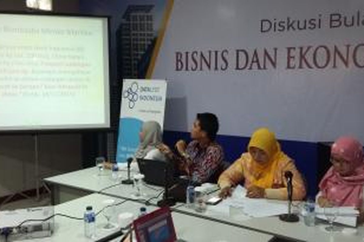 Pemaparan hasil survei Institute for Development of Economics and Finance (Indef), di Kantor Indef, Jakarta Selatan, Sabtu (28/11/2015).