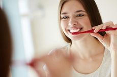 Kapan Waktu Sikat Gigi yang Tepat? Simak Penjelasan Ahli Berikut