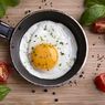 4 Risiko Makan Telur Setengah Matang yang Perlu Dipertimbangkan