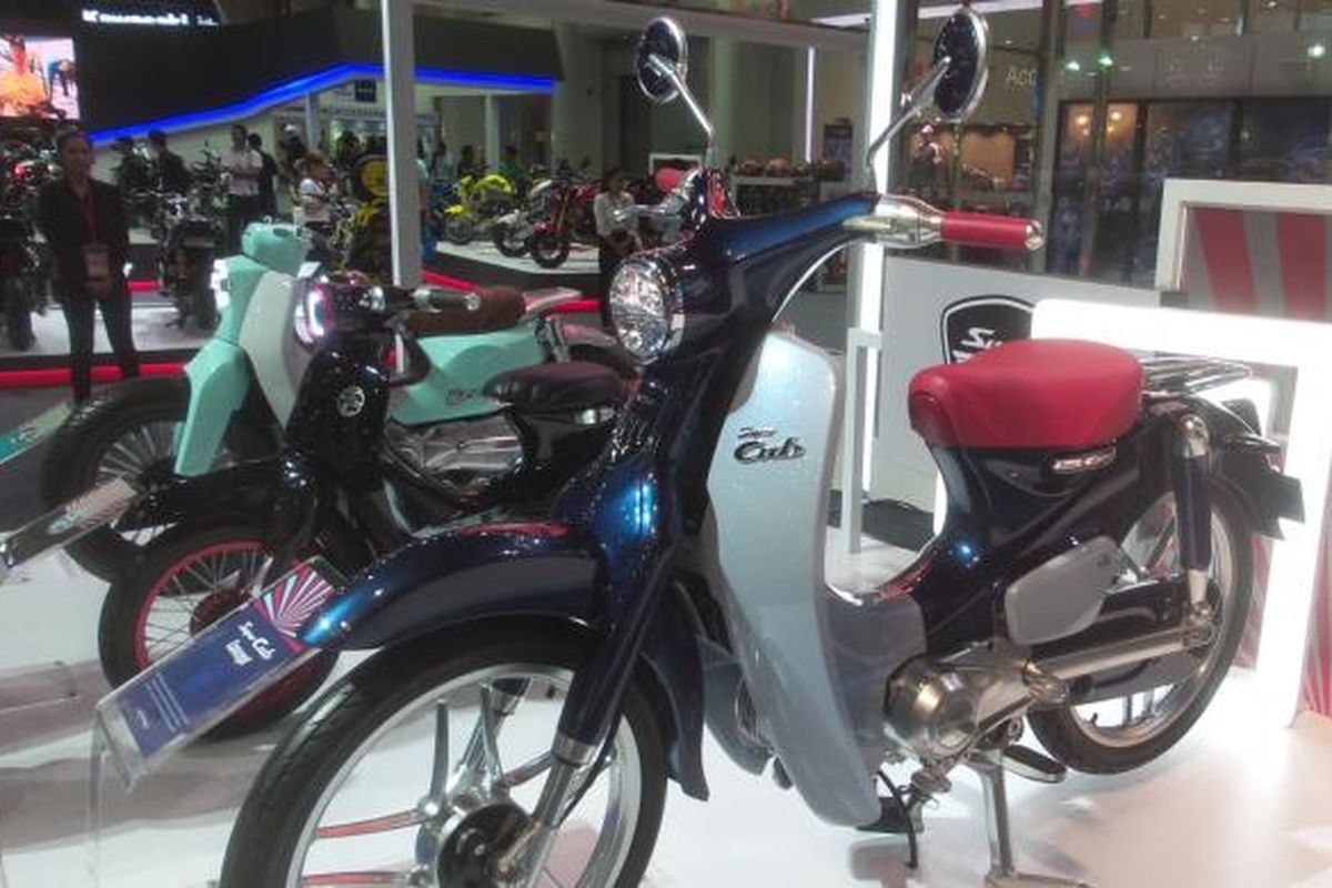 EV Cub, sepeda motor listrik buatan Honda yang dipamerkan di Bangkok International Motor Show 2016. Bentuk motor ini terinspirasi dari Super Cab, sepeda motor bebek buatan Honda yang sempat laris pada era 1970-an.