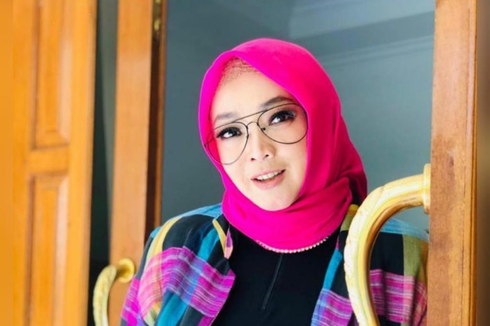 Unggah Chat dengan Rina Gunawan Saat Saling Beri Semangat, Ashanty Masih Tak Percaya