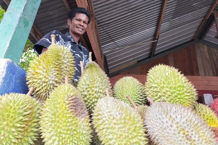 Durian di Desa Pulot, Kecamatan Leupung, Kabupaten Aceh Besar.