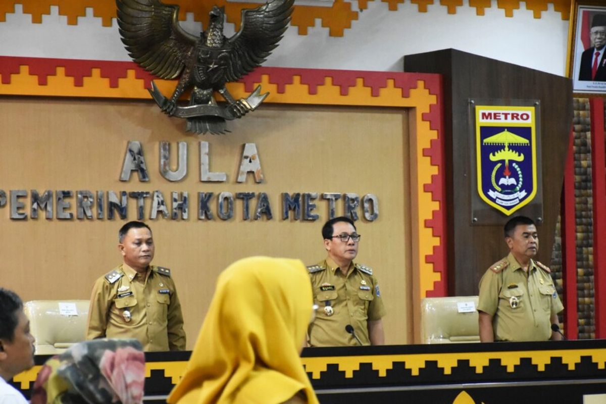 Walkot Wahdi Siradjuddin dan Wawalkot Qomaru Zaman menghadiri rakor bulanan bersama jajaran Pemkot Metro, Selasa (9/5/2023).