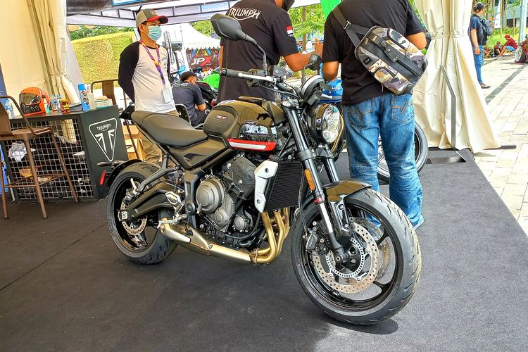 Triumph Trident mejeng di IAM x IIMS Motobike Show