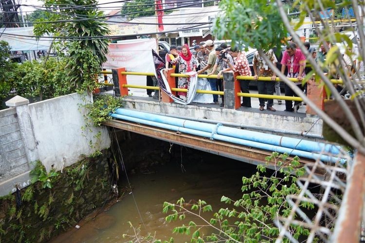 Wali Kota Semarang, Hevearita Gunaryanti Rahayu mengecek Sungai Gambir di Jalan Mulawarman, Kecamatan Tembalang, Kota Semarang, Jawa Tengah (Jateng). 