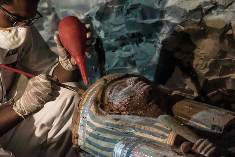 Sarkofagus kayu yang ditemukan di makam Amenemhat