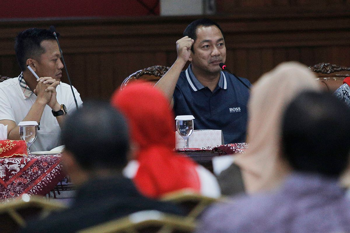 Hendi saat Konferensi Pers Pencegahan Virus Corona  di Balaikota Semarang.