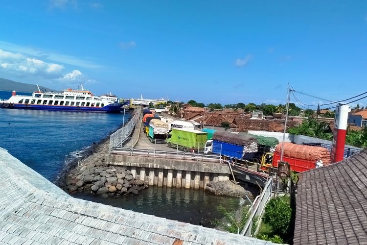 Kemacetan parah di Pelabuhan Ketapang Banyuwangi imbas inspeksi kapal. 