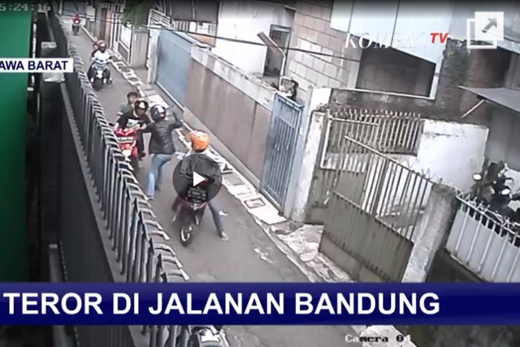 Pembacokan brutal di Bandung