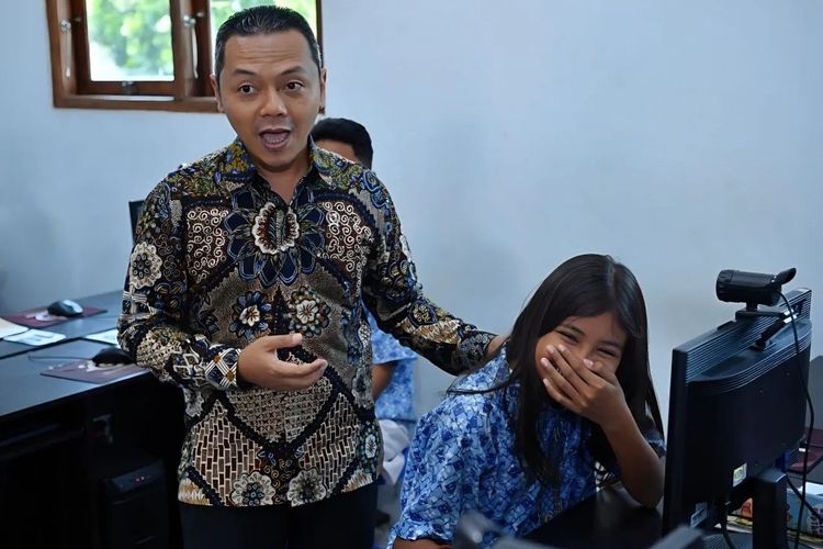 Pesan Wamendikdasmen ke Siswa SD: Hadapi TKA dengan Jujur dan Benar