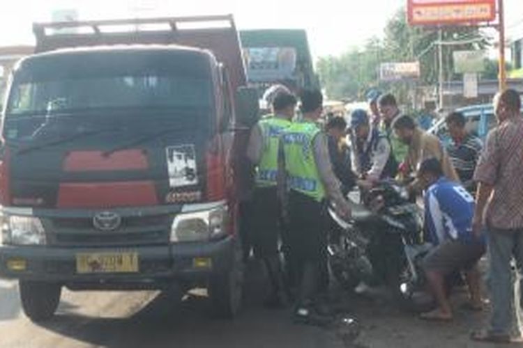 sepeda motor yang membonceng korban diamankan polisi