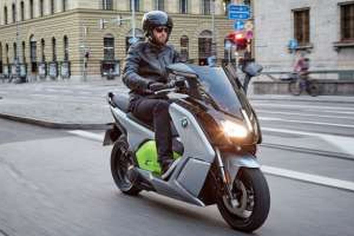 Skuter listrik BMW Motorrad, C Evolution.