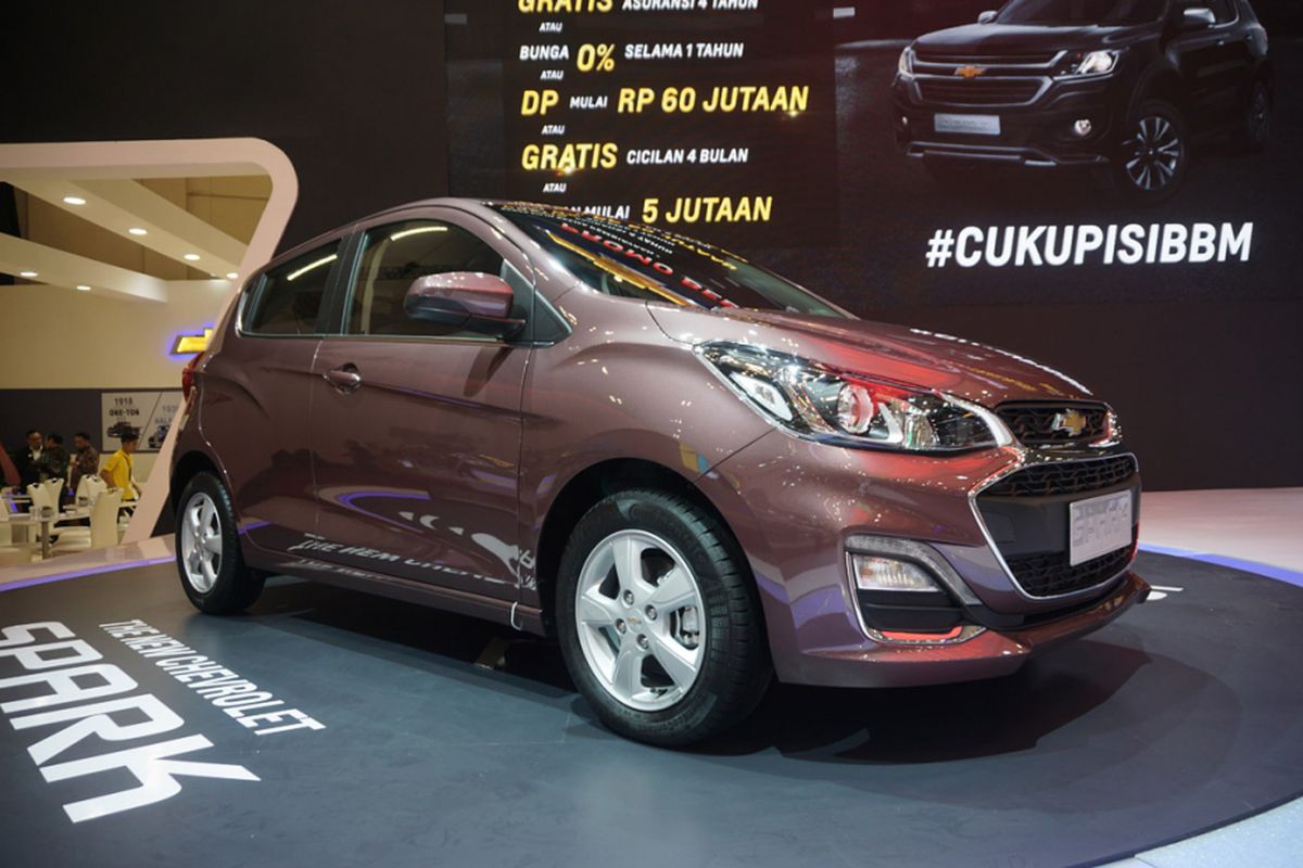 Beragam kendaraan terbaru di pameran GIIAS 2018. Pameran ini akan diselenggarakan mulai 2 Agustus hingga 12 Agustus 2018. Chevrolet kenalkan Spark terbaru