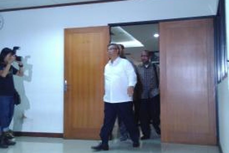 Mantan Ketua MK Akil Mochtar menolak bersaksi dalam sidang perkara suap penyelesaian sengketa Pilkada Morotai di MK, di Pengadilan Tipikor Jakarta, Senin (21/9/2015).