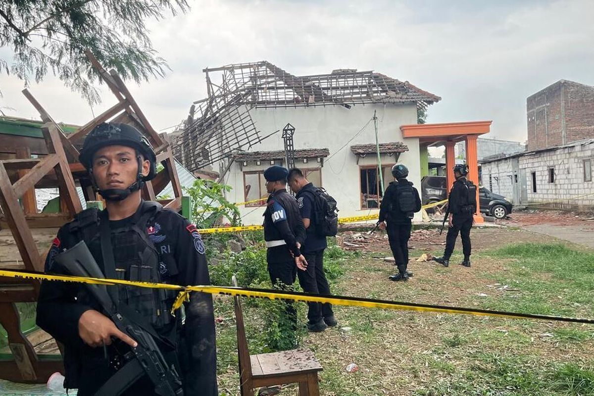 Selidiki Ledakan Rumah Polisi di Mojokerto, Polda Jatim Libatkan Gegana