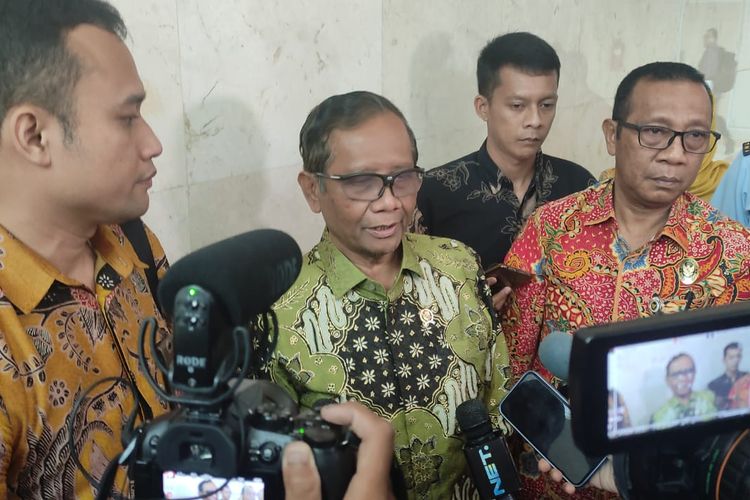 Menteri Koordinator Bidang Politik, Hukum, dan Keamanan (Menkopolhukam) Mahfud MD di Gedung DPR RI, Senayan, Jakarta, Jumat (9/6/2023). 