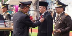 Aktif Bantu Jaga Keamanan, Pj Gubernur Sumut Agus Fatoni Terima Penghargaan dari Kapolri