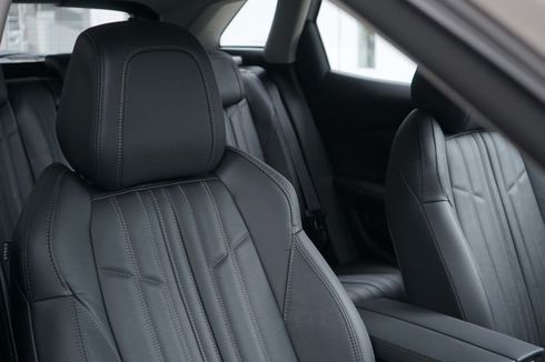 Mobil Pakai Captain Seat, Ini Kekurangan dan Kelebihannya