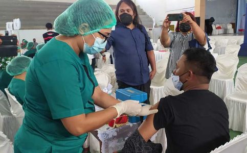  29 Percent of Indonesians Still Unwilling to Take Covid-19 Vaccine