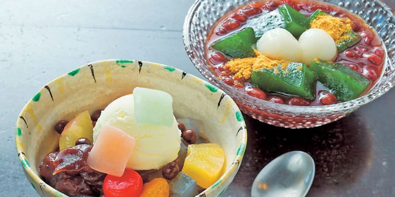 Beberapa hidangan pencuci mulut di Seryo-Jaya yang hanya berjarak satu menit dari Kuil Sanzen-in, di Kyoto Jepang. Tea house ini menyediakan banyak pilihan pencuci mulut.