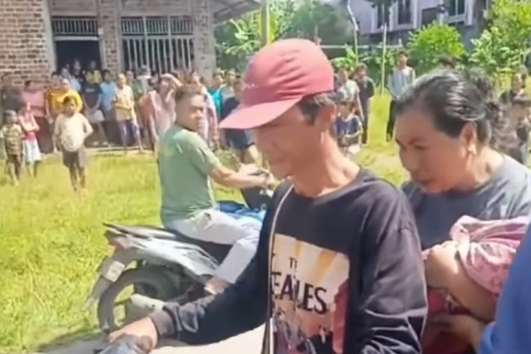 Jenazah Balita di Sulteng Dibonceng Motor 8 Km, Ambulans Tak Bisa Dipakai karena Aturan Internal