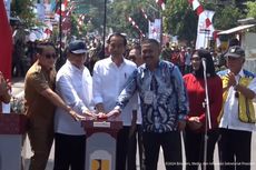 Didampingi Prabowo, Jokowi Resmikan Jalan Daerah di Madiun