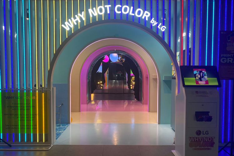 LG experience Zone Why Not Color? Installation di CGV Mal Grand Indonesia, Jakarta Pusat. 