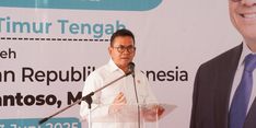Produk Lokal Mendunia, Mendag Busan Lepas Ekspor Alas Kaki UMKM Surabaya ke Kuwait