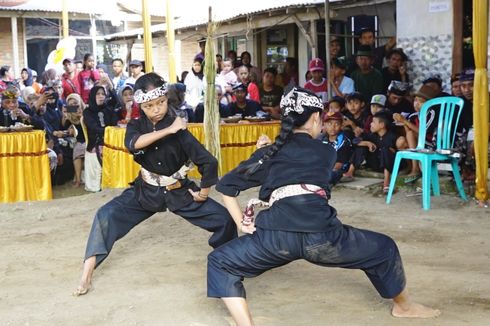 Melihat Tradisi Pencak Sumping yang Digelar Tiap Idul Adha di Banyuwangi 