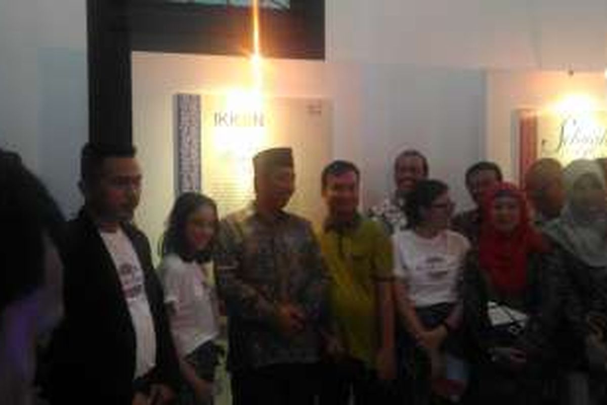 Bupati Rembang Bersama Para Desainer Program IKKON di Omah Londo, Rembang, Jawa Tengah, (29/10)